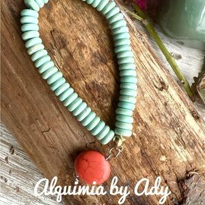 Alquimia Green and Red Bracelet with Striking Beads